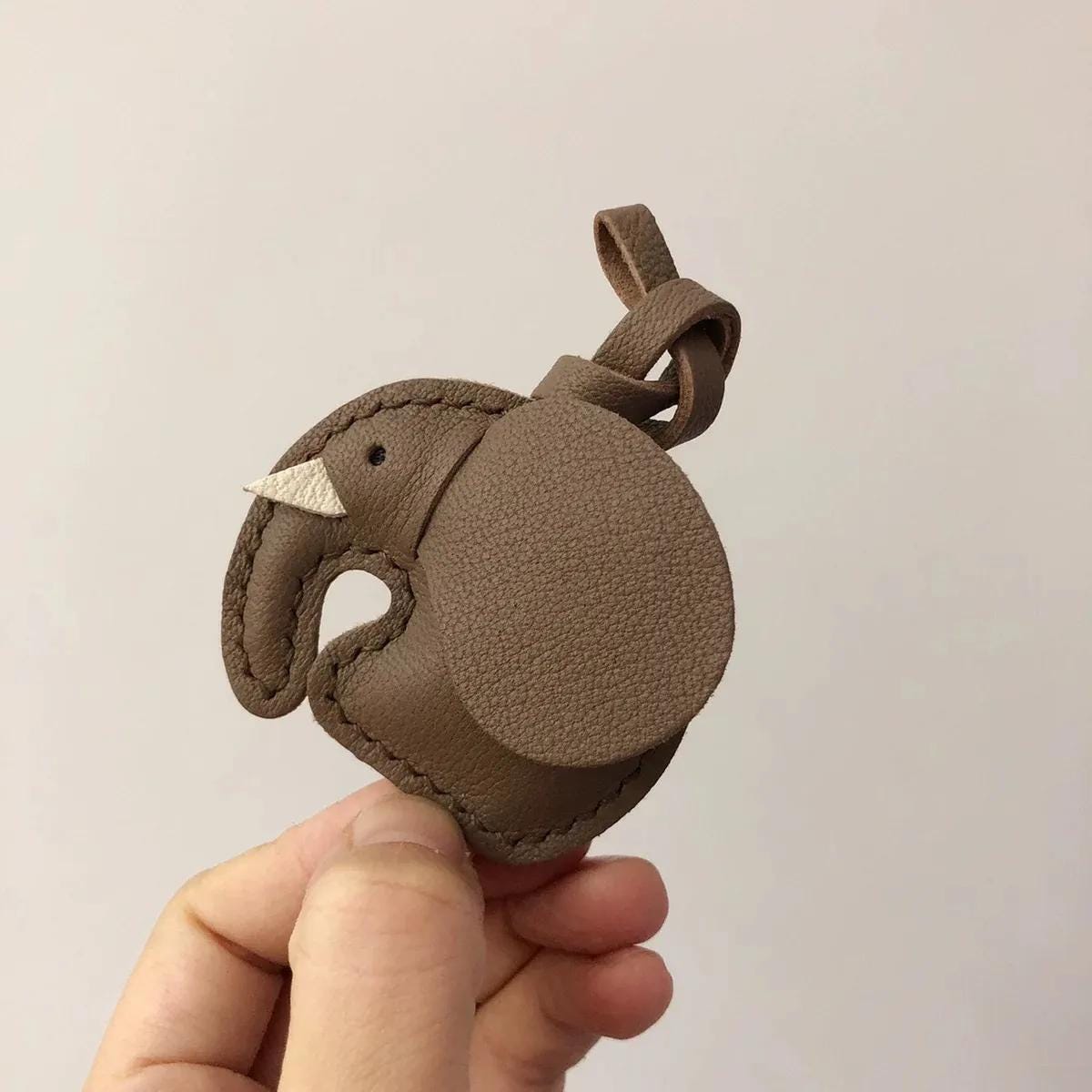 Leather Elephant Charm, bag charm,Handmade Leather Bag Charm, Unique Handbag and Purse Charm, Elephant Keychain,Cute Key Chain