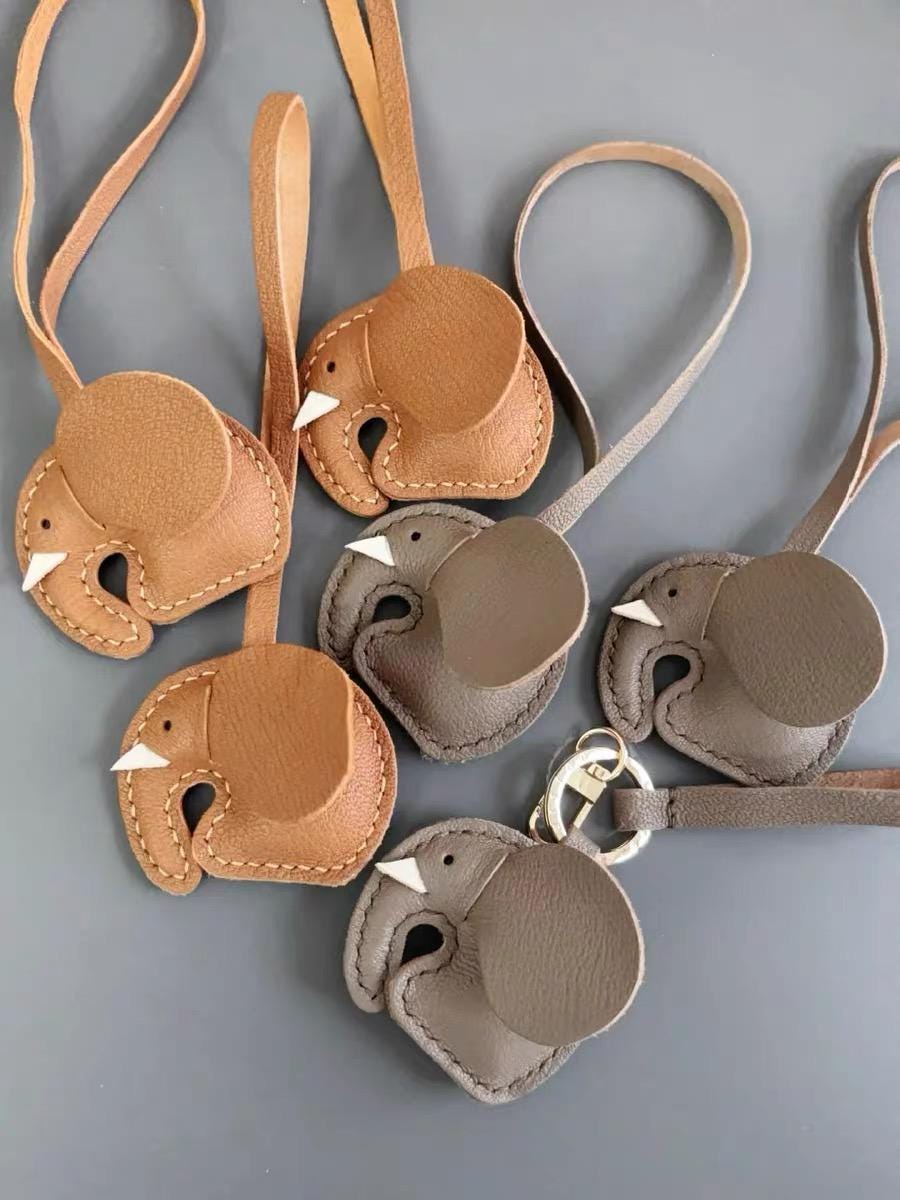 Leather Elephant Charm, bag charm,Handmade Leather Bag Charm, Unique Handbag and Purse Charm, Elephant Keychain,Cute Key Chain