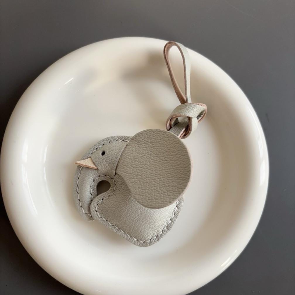 Leather Elephant Charm, bag charm,Handmade Leather Bag Charm, Unique Handbag and Purse Charm, Elephant Keychain,Cute Key Chain