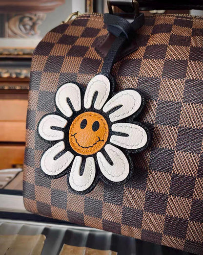 Leather  Smile Flower Charm, Leather bag Charm, Cute FloralLeather Handbag/ Purse Charm, Flower Keychain,Handmade Bag Charm, Cute Key Chain
