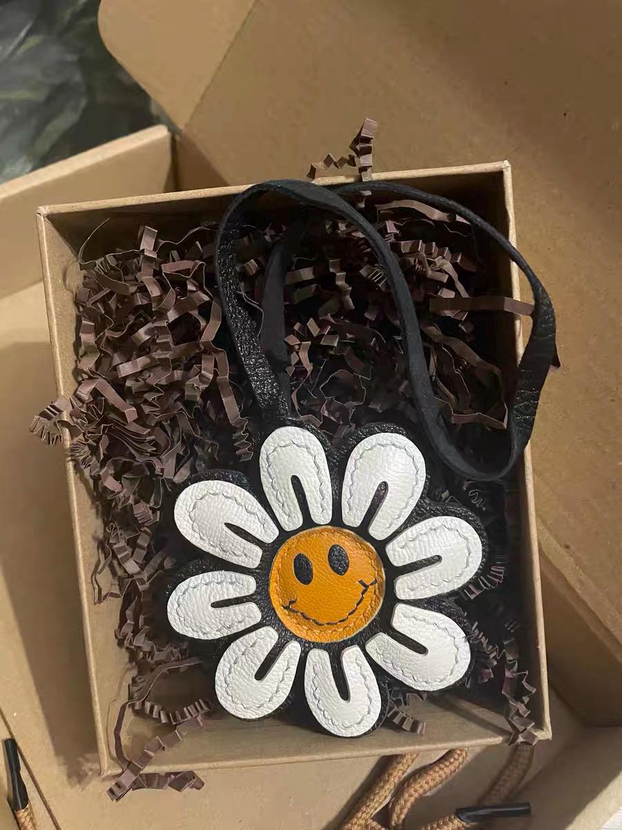 Leather  Smile Flower Charm, Leather bag Charm, Cute FloralLeather Handbag/ Purse Charm, Flower Keychain,Handmade Bag Charm, Cute Key Chain