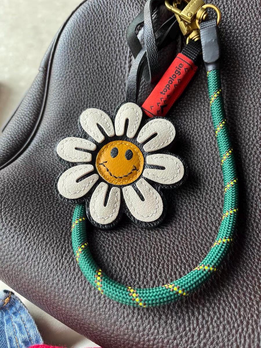 Leather  Smile Flower Charm, Leather bag Charm, Cute FloralLeather Handbag/ Purse Charm, Flower Keychain,Handmade Bag Charm, Cute Key Chain