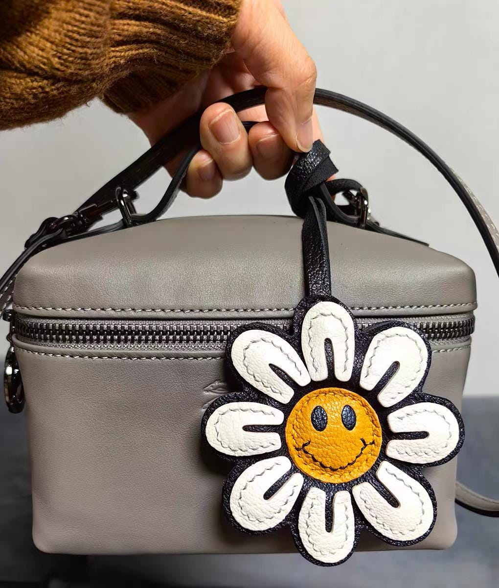 Leather  Smile Flower Charm, Leather bag Charm, Cute FloralLeather Handbag/ Purse Charm, Flower Keychain,Handmade Bag Charm, Cute Key Chain