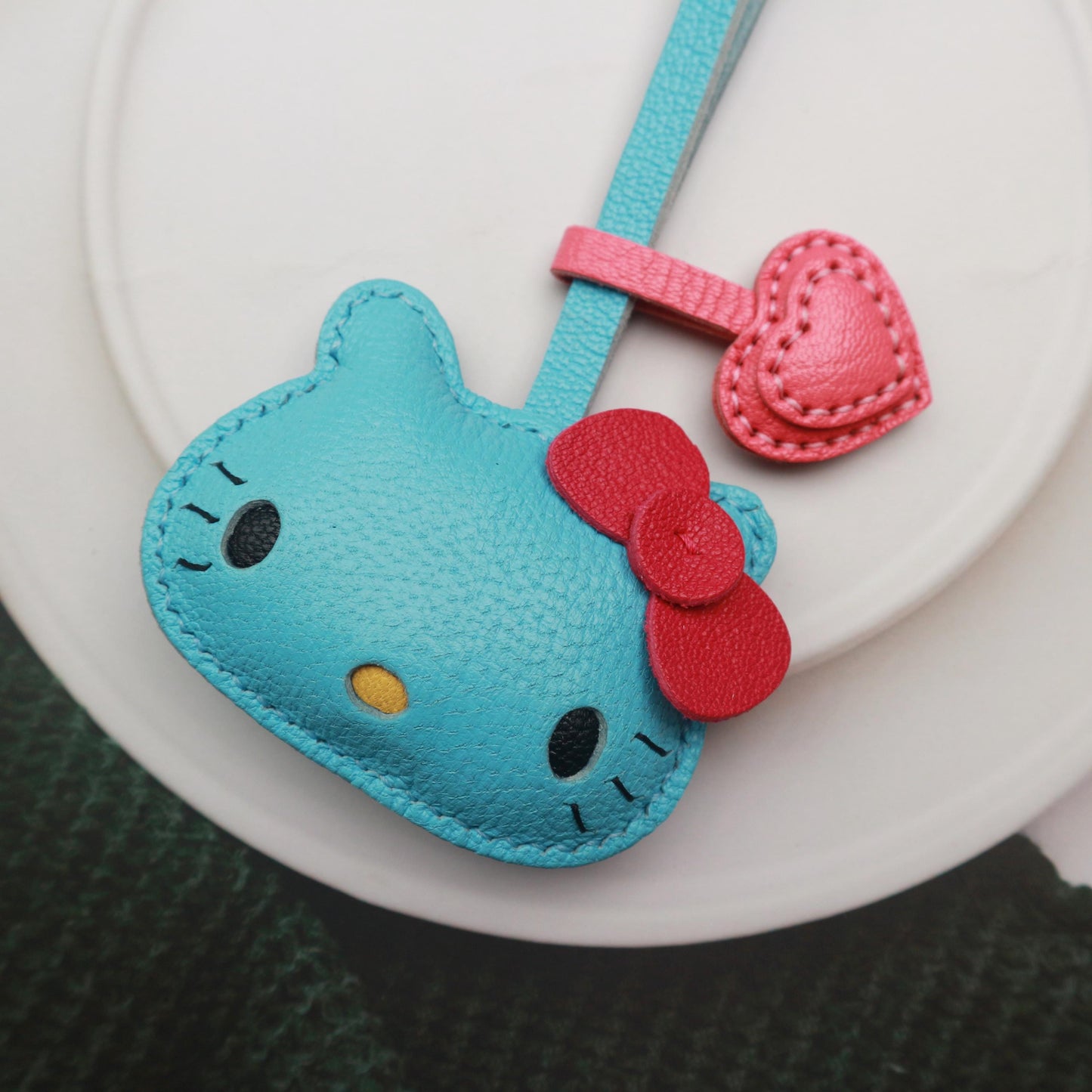 Letter/Heart and bow accessories (not sold separately)